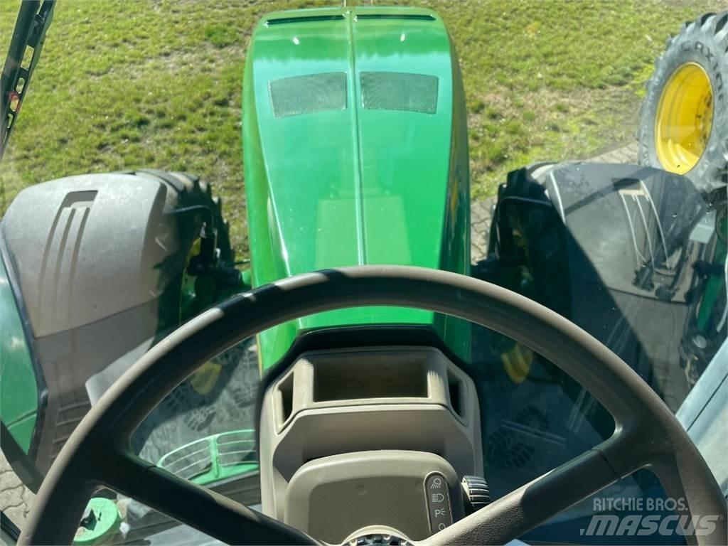 John Deere 8335R Traktorer