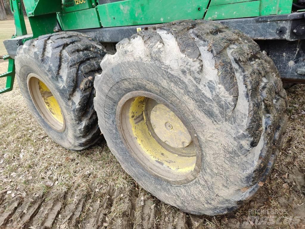 John Deere 1210 G Skotare