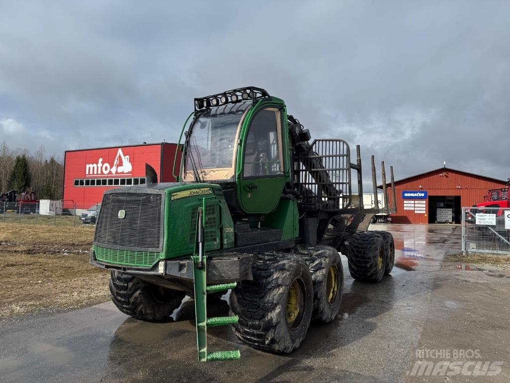 John Deere 1010 E Skotare