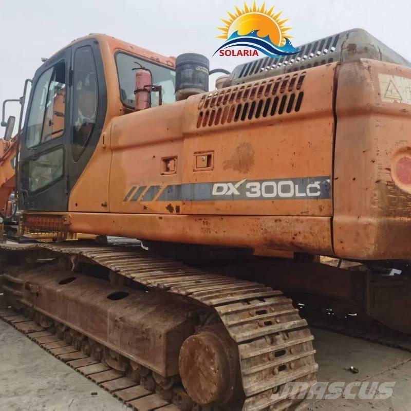 Doosan DX 300 LC Bandgrävare