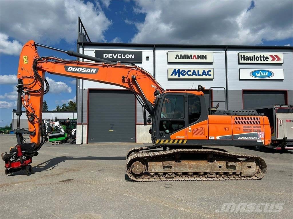 Doosan DX255LC-5 Bandgrävare