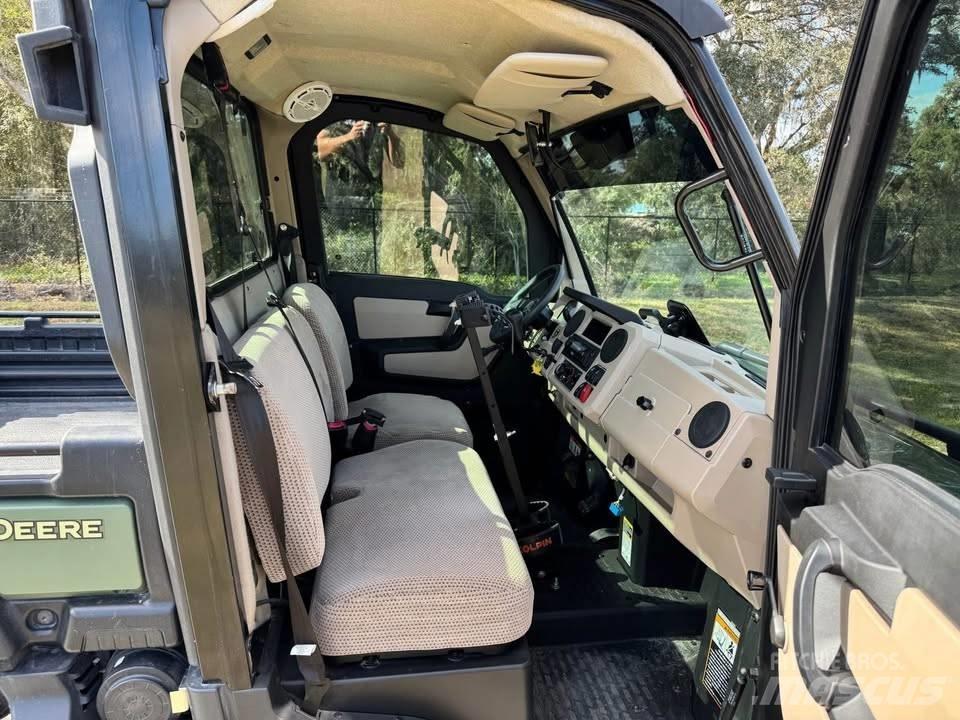 John Deere XUV835R Redskapsbärare