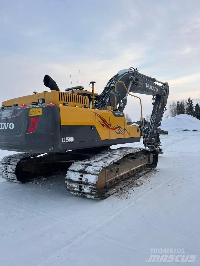 Volvo EC 250 D L Bandgrävare