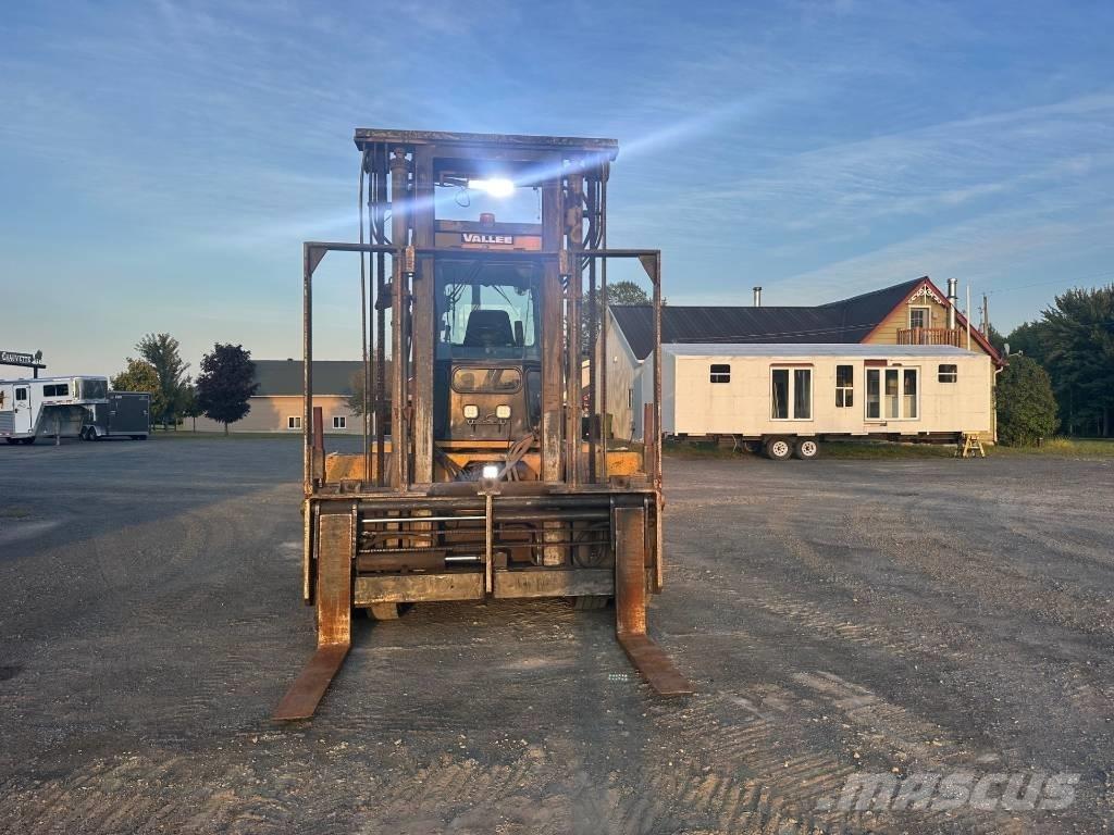 Vallee 4DA18T Terrängtruck