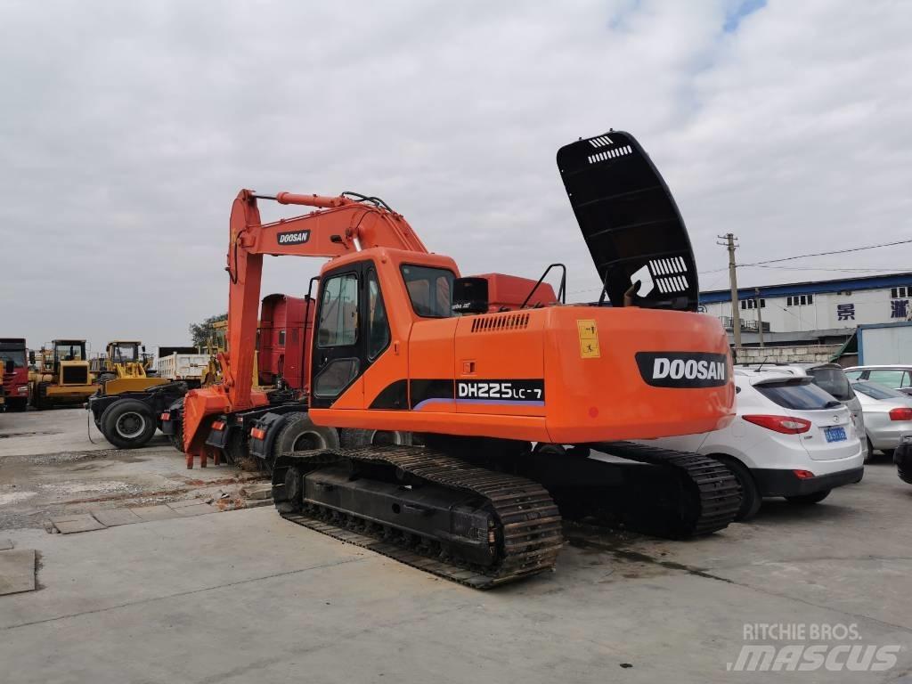 Doosan DH225 Bandgrävare
