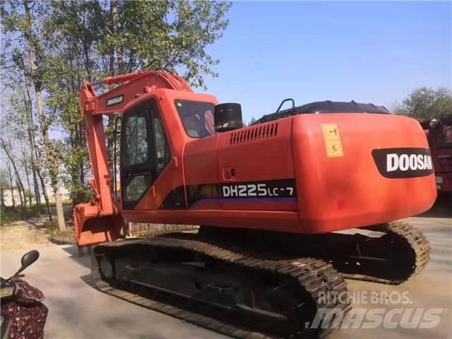 Doosan DH225 Bandgrävare