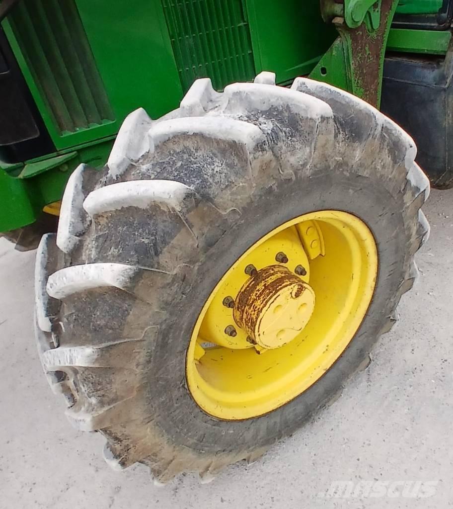John Deere 6110 Traktorer