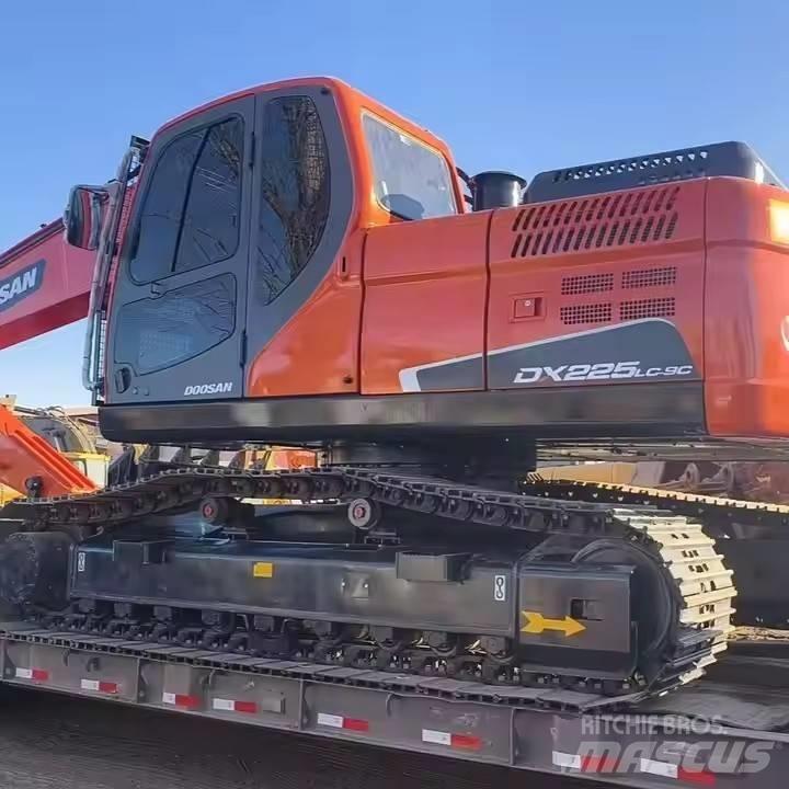 Doosan DX225LC-9C Bandgrävare