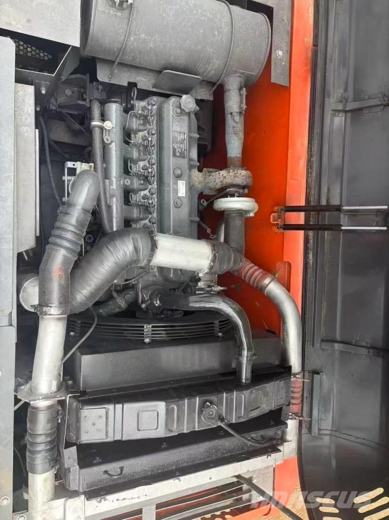 Doosan DX 225 Bandgrävare