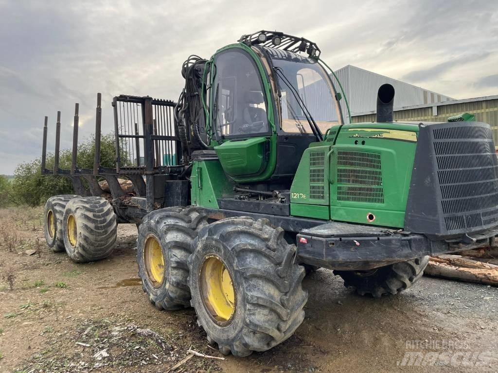 John Deere 1210 E Skotare