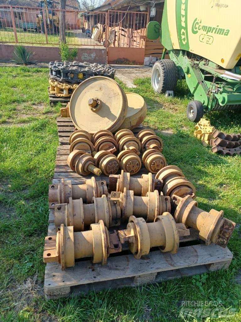 Komatsu D 65 - D85 Band, kedjor och underreden