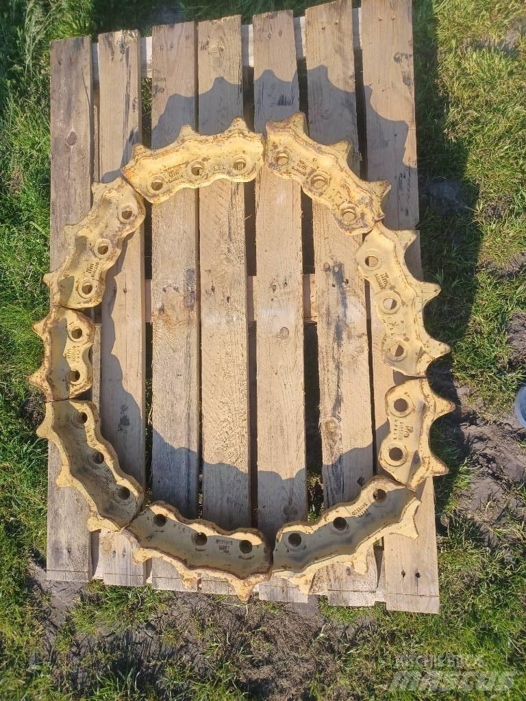Komatsu D 65 - D85 Band, kedjor och underreden