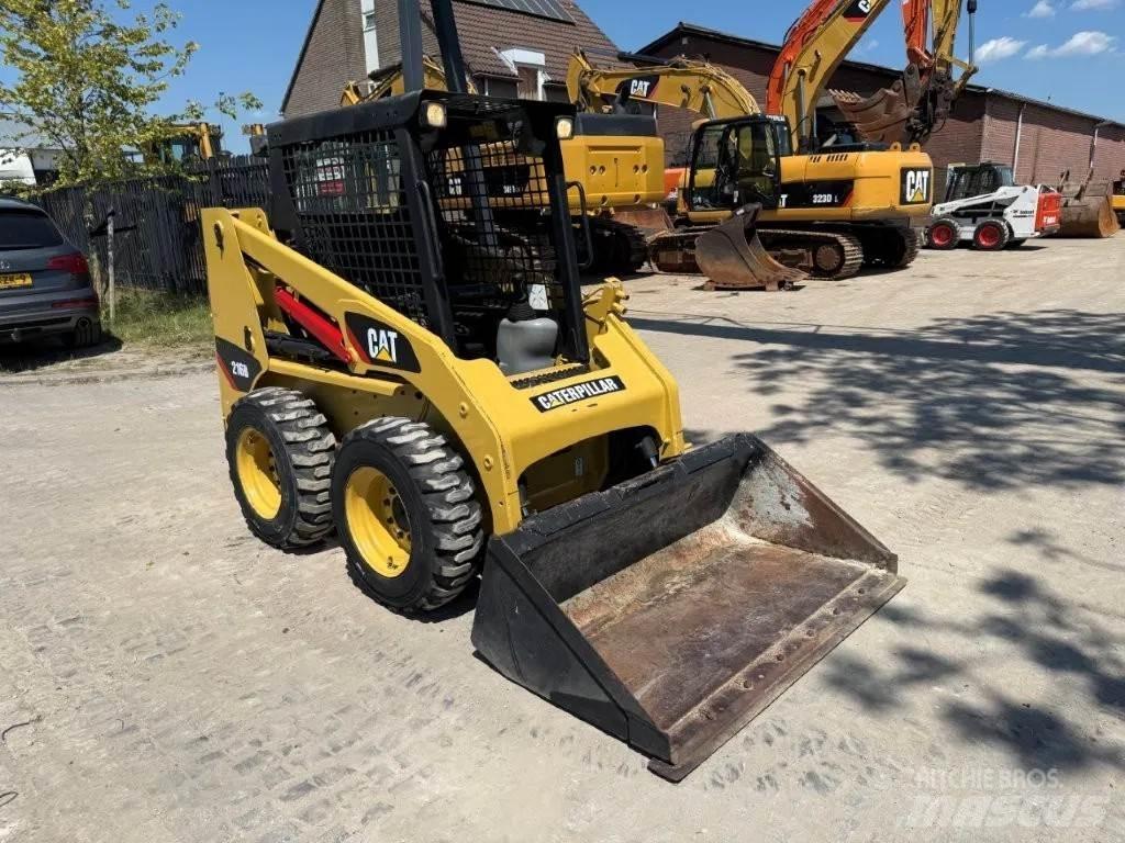 CAT 216B (226,S130) Kompaktlastare