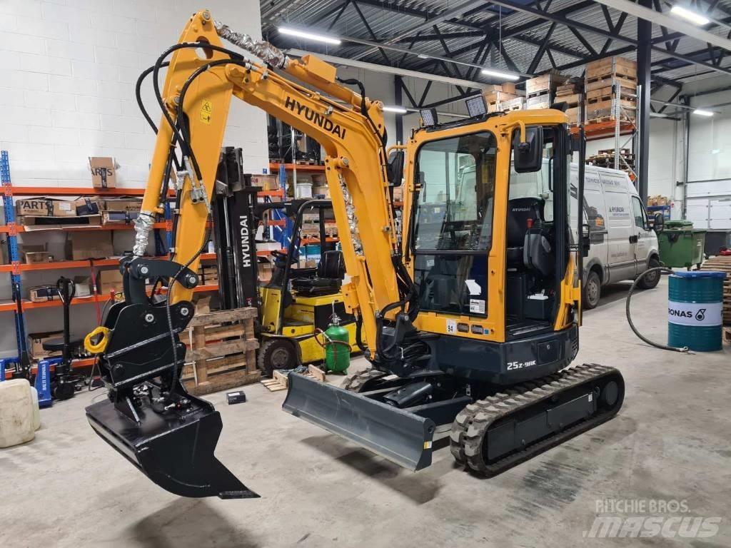 Hyundai R25-9AK Minigrävare < 7t