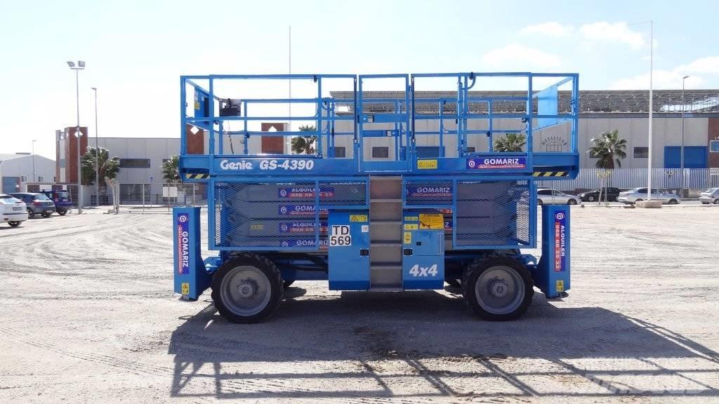 Genie GS 4390 RT Saxliftar