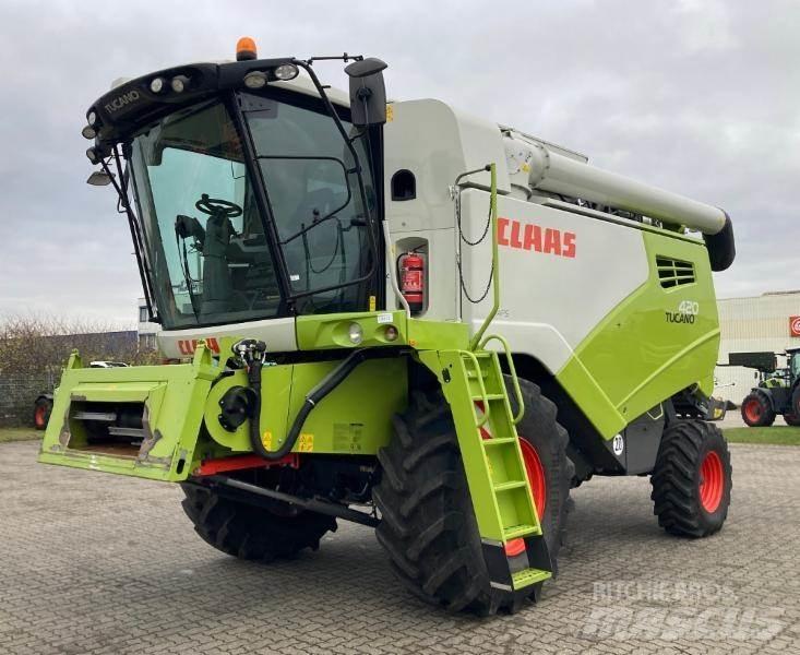 CLAAS TUCANO 420 Skördetröskor