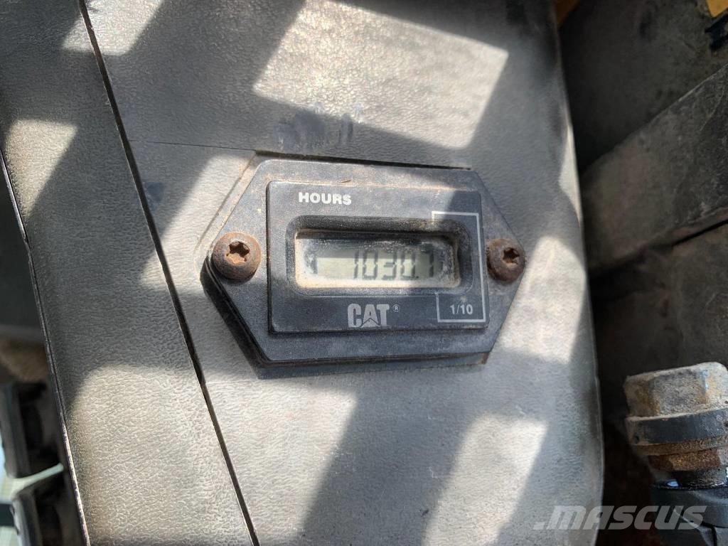 CAT 246 Kompaktlastare