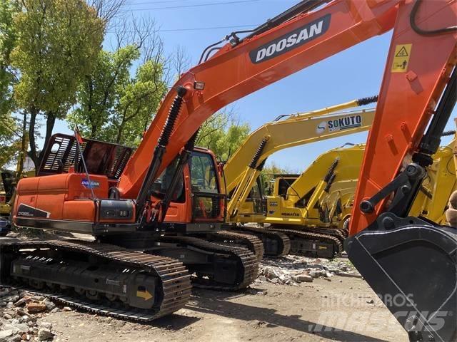 Doosan DX 225 LC Bandgrävare