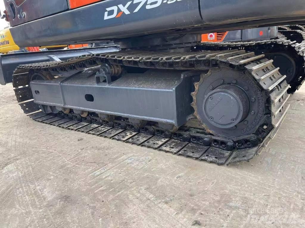 Doosan DX 75 Bandgrävare