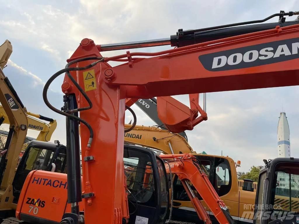Doosan DX 75 Bandgrävare