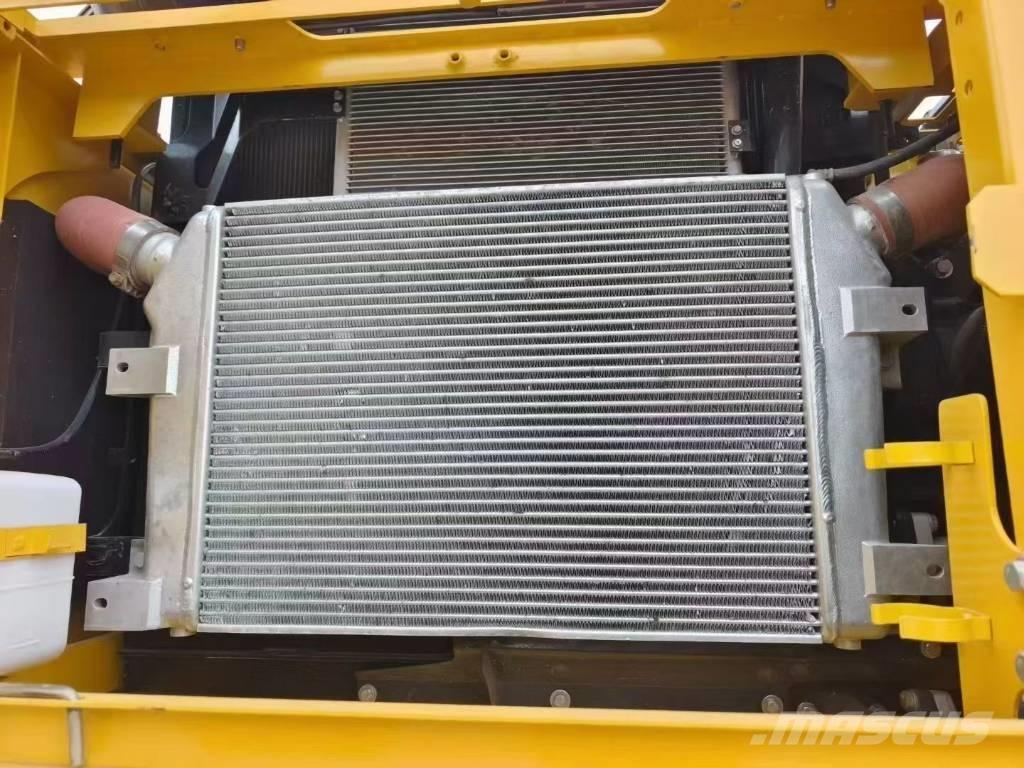Komatsu 350-8 Bandgrävare
