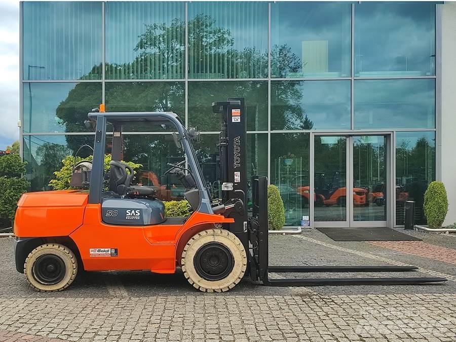 Toyota 02-7FGA50 Gasolmotviktstruckar