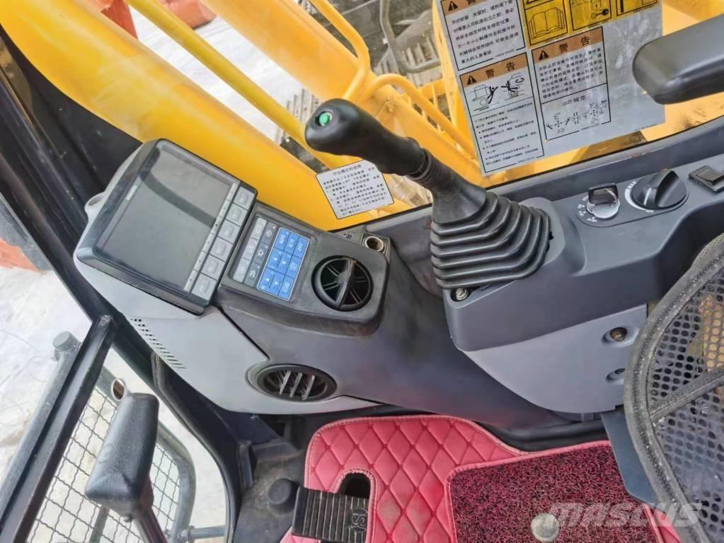 Komatsu PC 200-8 Bandgrävare