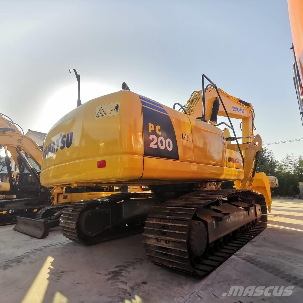 Komatsu PC 200-8 Bandgrävare