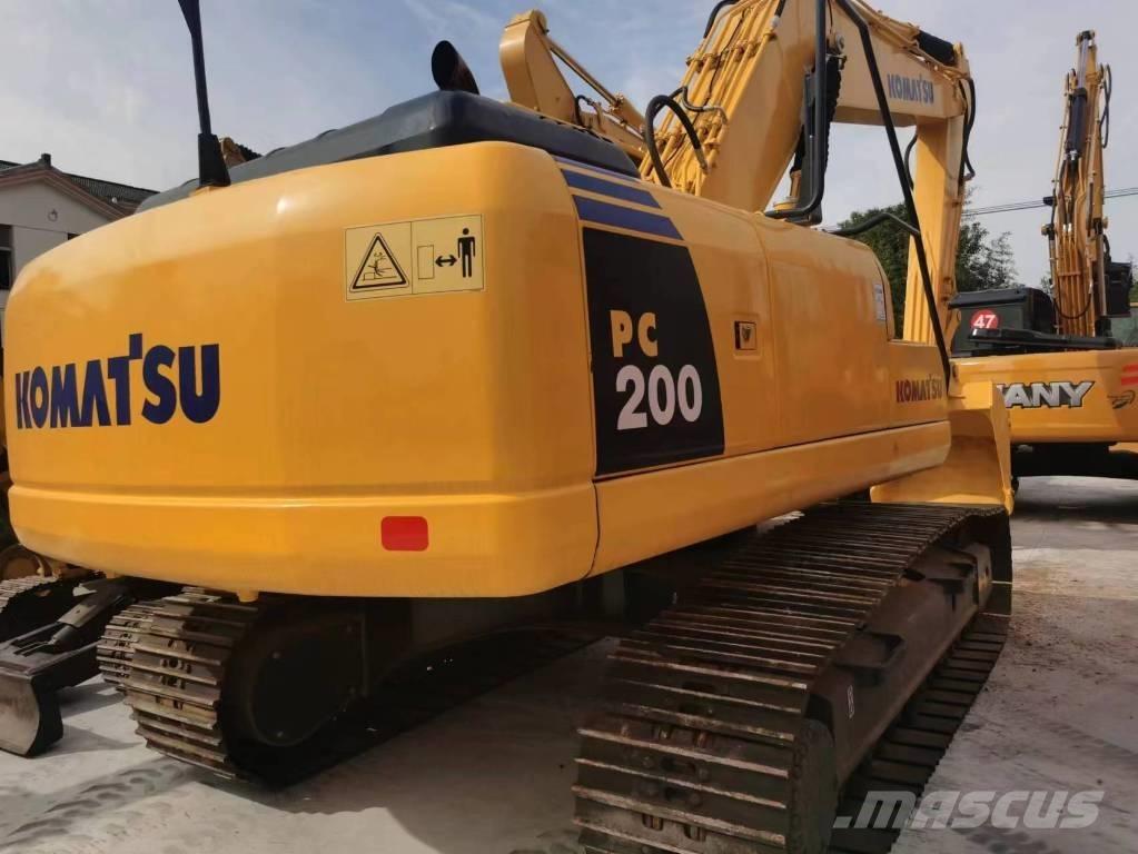 Komatsu PC 200-8 Bandgrävare