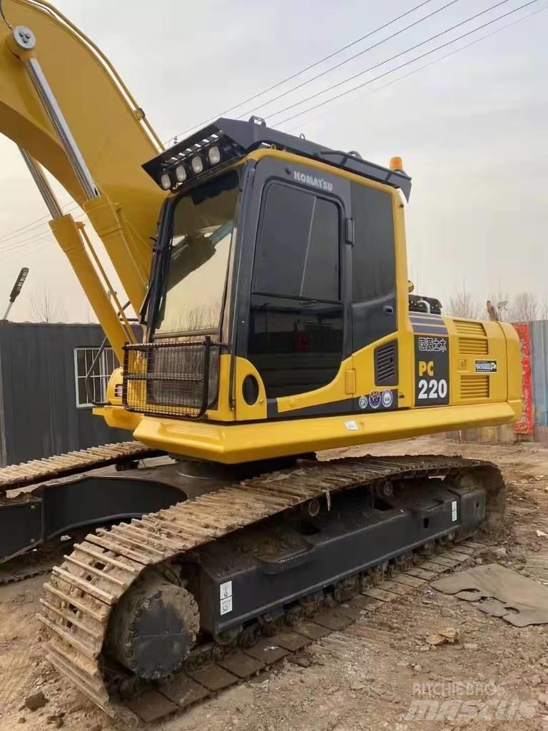 Komatsu PC220-8 Hjulgrävare