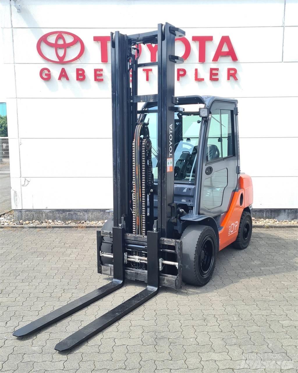 Toyota 02-8FDJF35 Dieselmotviktstruckar