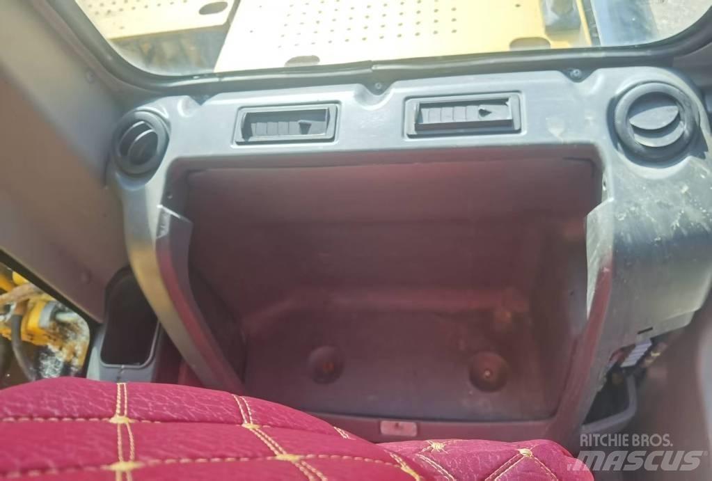 CAT 320d2 Bandgrävare