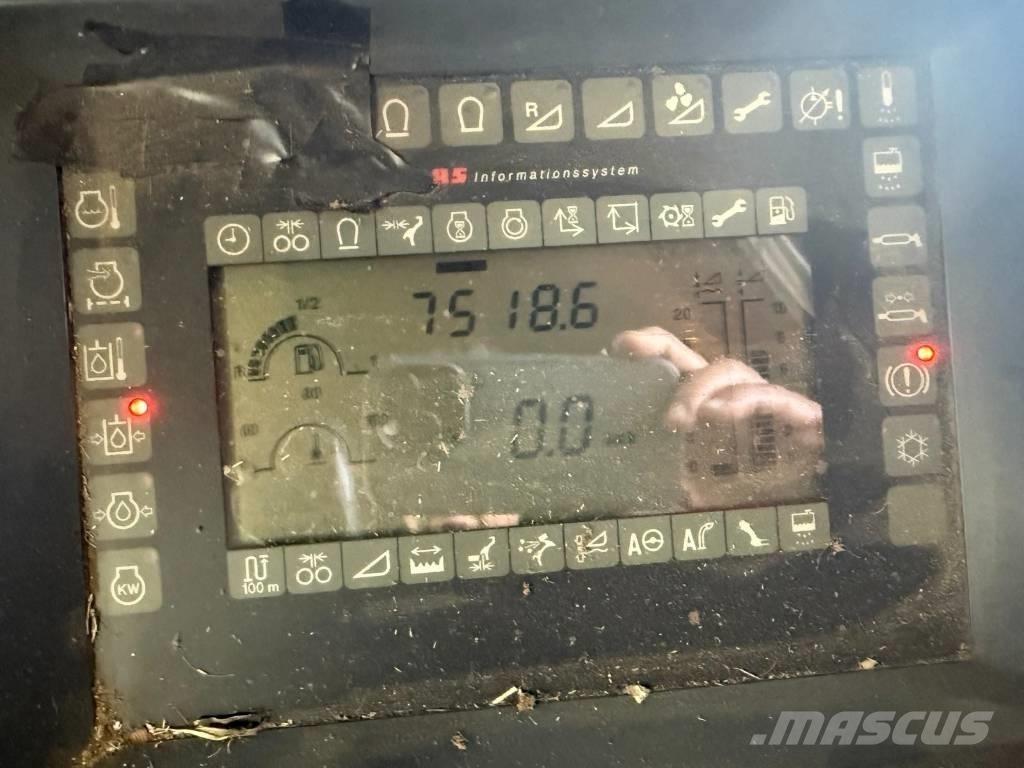 CLAAS Jaguar 900 Skördetröskor