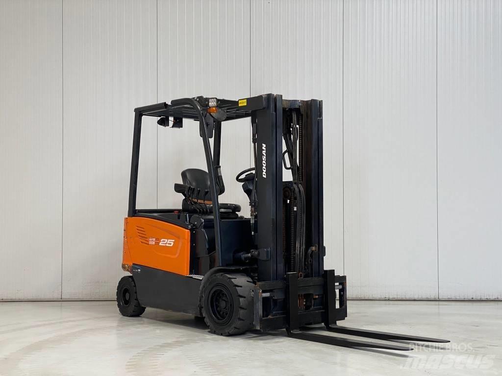 Doosan B25X-7 Elmotviktstruckar