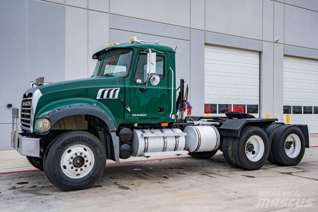 Mack Granite Dragbilar