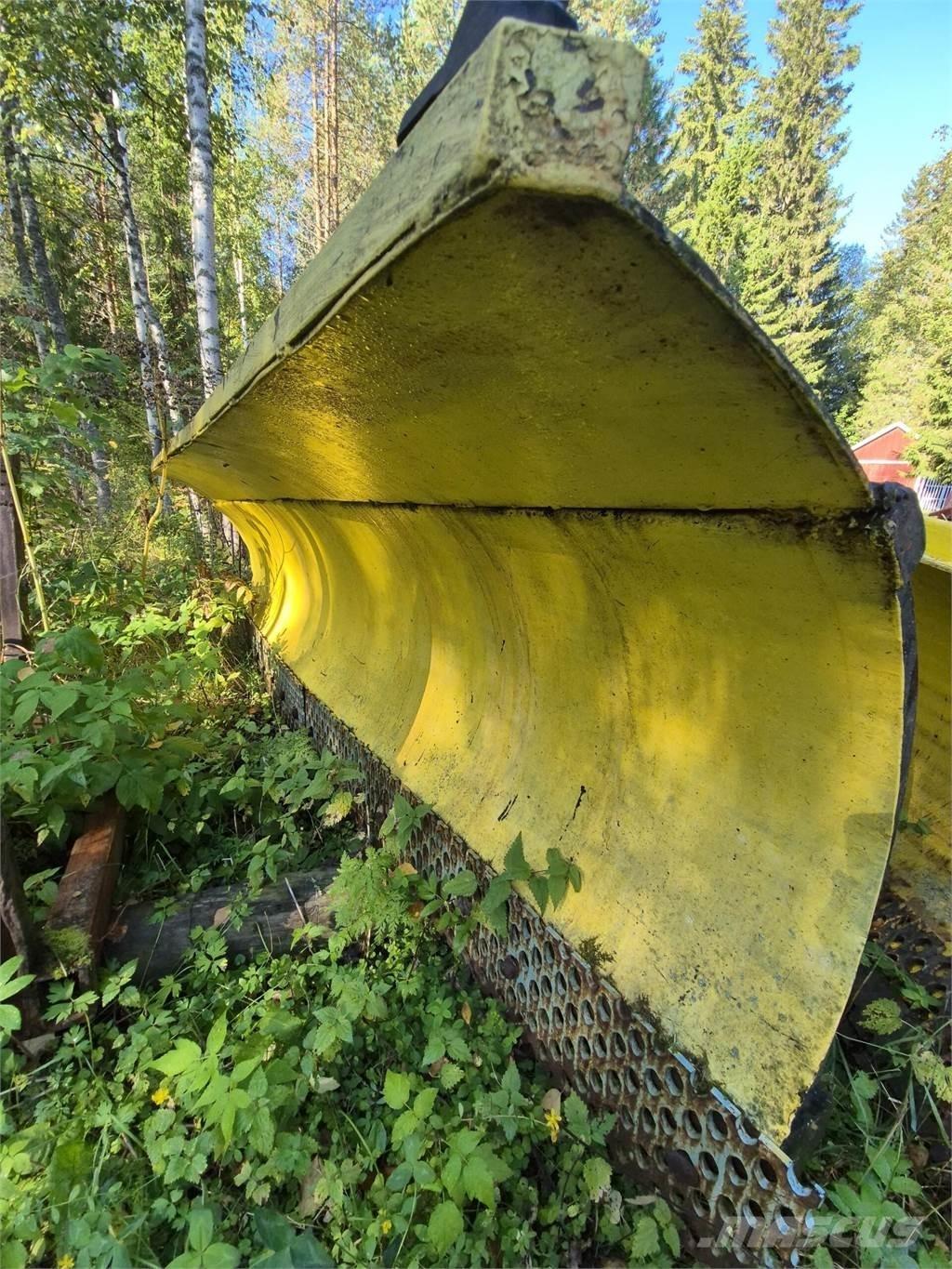 Vila 3000 alueaura Snöblad och plogar