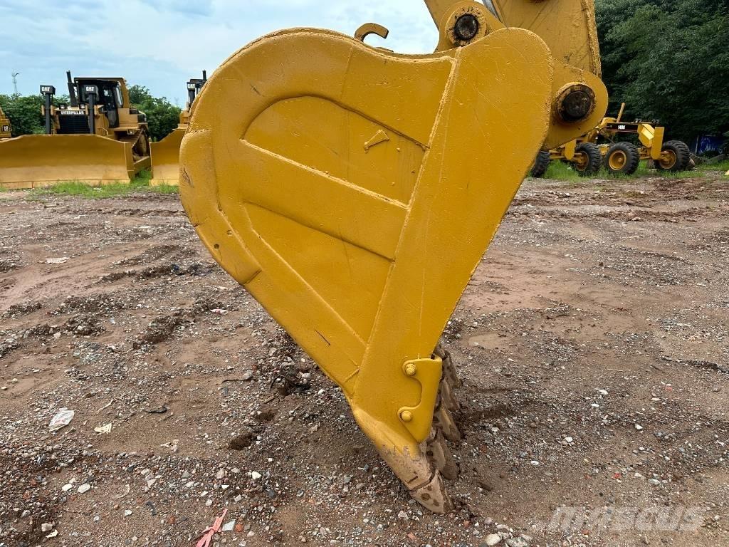 CAT 330 CL Bandgrävare