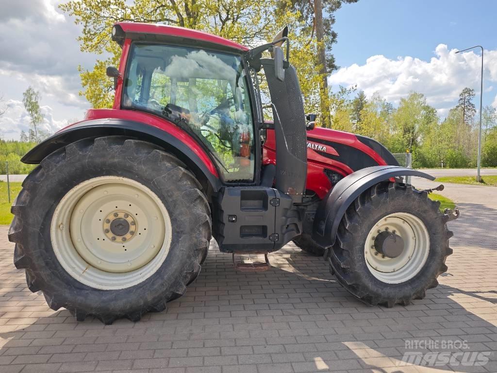 Valtra T 214 D Traktorer