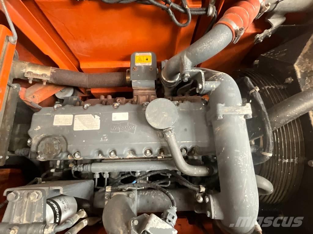 Doosan DX 235 LCR Bandgrävare