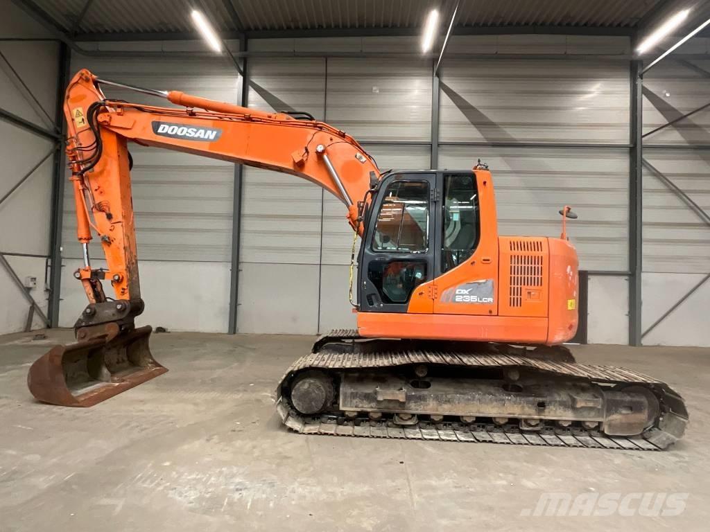 Doosan DX 235 LCR Bandgrävare