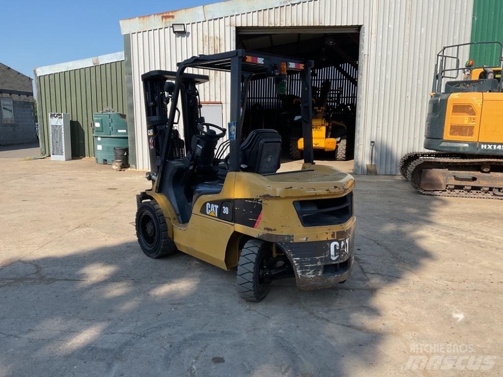 CAT DP30NT Dieselmotviktstruckar