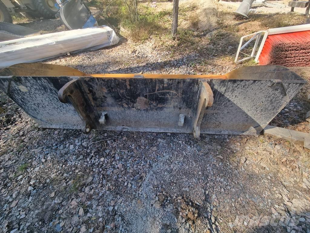 CAT 908M -2015 Hjullastare
