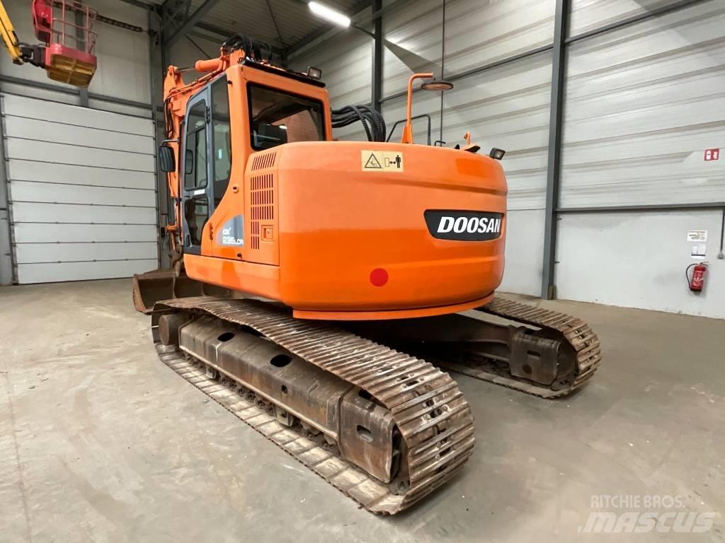 Doosan DX 235 LCR Bandgrävare