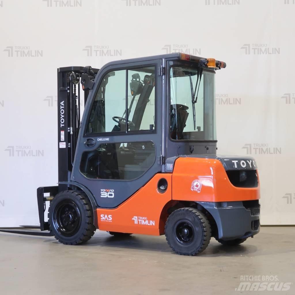 Toyota 02-8FDF30 Dieselmotviktstruckar