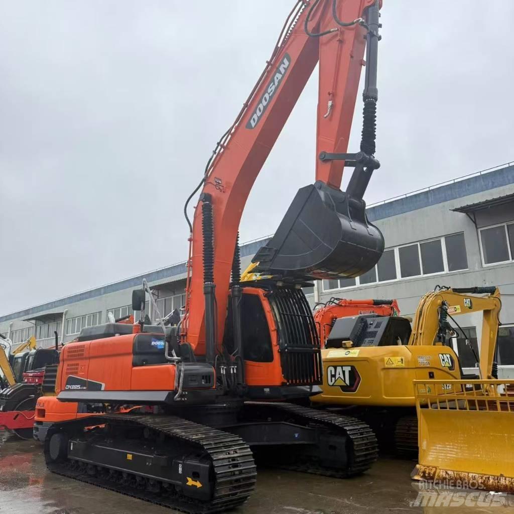 Doosan DX225LC-9C Midigrävmaskiner 7t - 12t