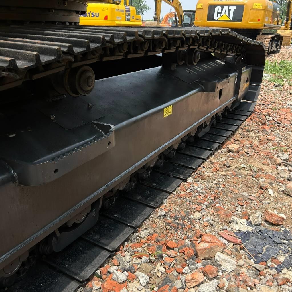 Komatsu 240-8 Bandgrävare