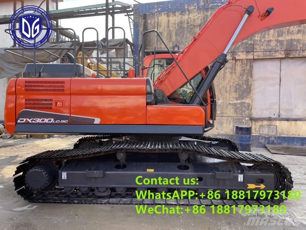 Doosan DX 300 LC Bandgrävare