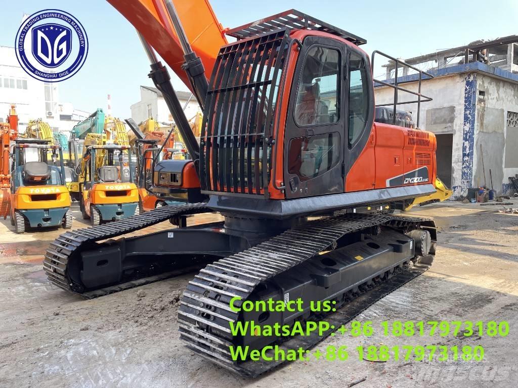 Doosan DX 300 LC Bandgrävare