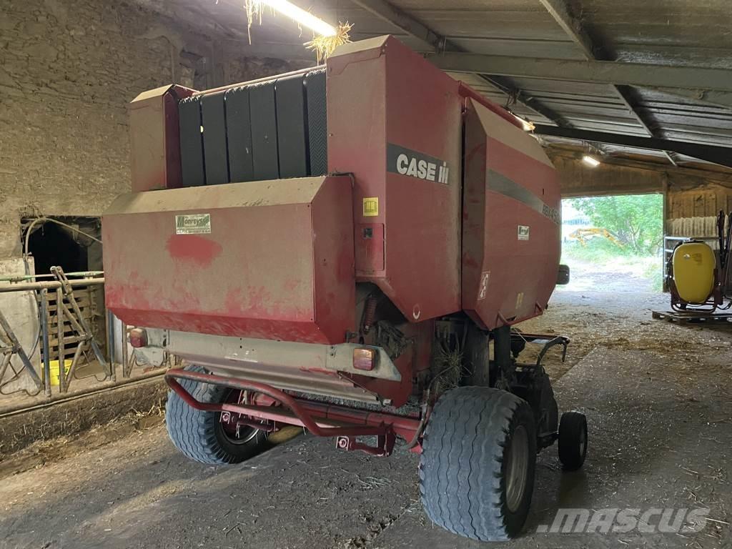 Case IH RBX 452 Rundbalspressar