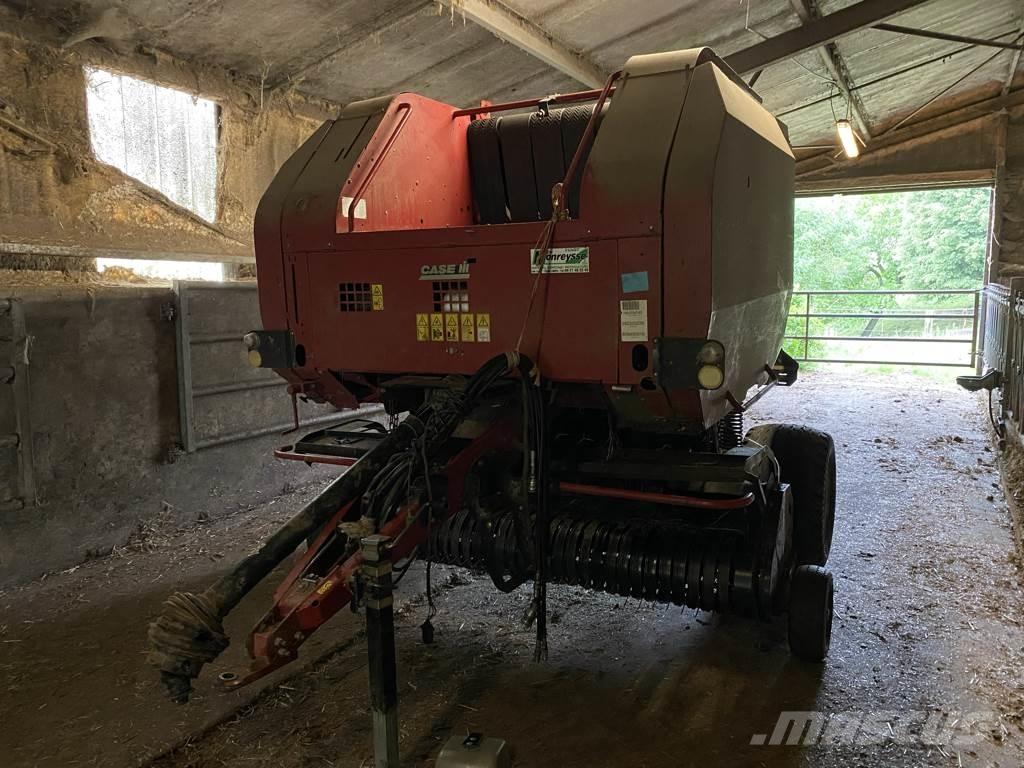 Case IH RBX 452 Rundbalspressar